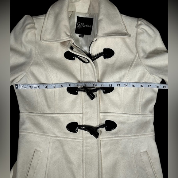 Guess Coat. Size Medium. - Picture 4 of 9